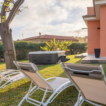 Villa Seaside - Beach Retreat With Jacuzzi Сиракузы Экстерьер фото