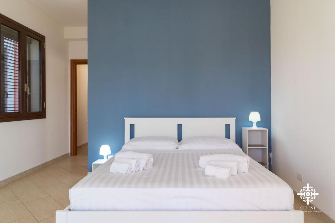 Villa Seaside - Beach Retreat With Jacuzzi Сиракузы Экстерьер фото